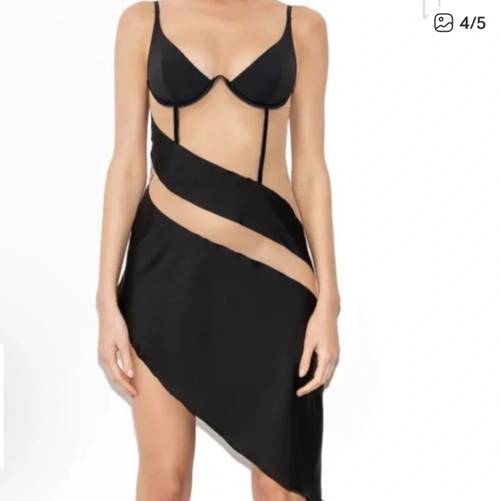 God Save Queens Scarlet Dress - Picture 6 of 6